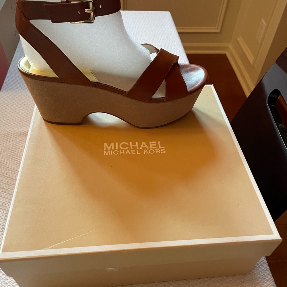 Cute and comfortable Michael Kors Ariel Mid Wedge Luggage shoe